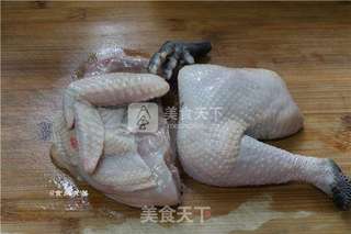 姜葱砂锅鸡的做法步骤:2