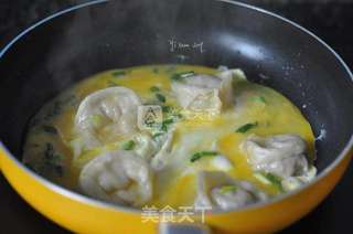 蛋煎饺子的做法步骤:6