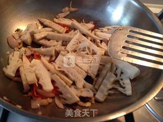 腊肉炒冬笋的做法步骤:5