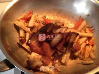 腊肉炒冬笋的做法步骤:9
