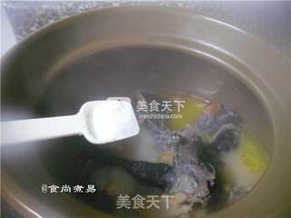 花旗参炖乌鸡的做法步骤:8