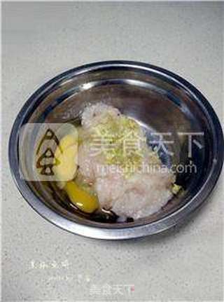 【自制健康美味小吃】黑椒鱼饼的做法步骤:2