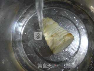 雪菜冬笋煮猪蹄的做法步骤：2