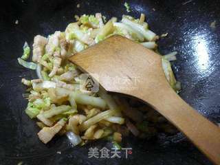 榨菜丝五花肉炒白菜的做法步骤：7