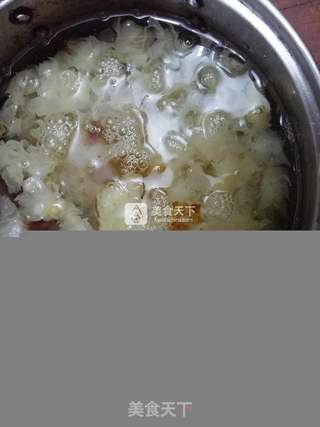 桃胶银耳羹的做法步骤:3