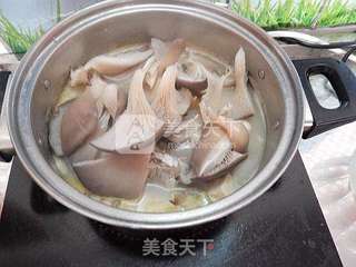 平菇豆腐鱼汤的做法步骤:6
