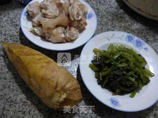 雪菜冬笋煮猪蹄的做法步骤：1