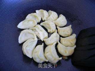 蛋煎饺子的做法步骤:15