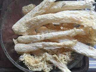 香菇竹荪老鸡汤的做法步骤:5