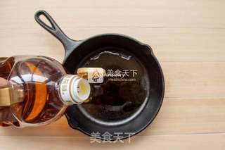 避风塘虾仁的做法步骤:4