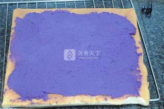 萌哒哒的小熊紫薯卷的做法步骤:12