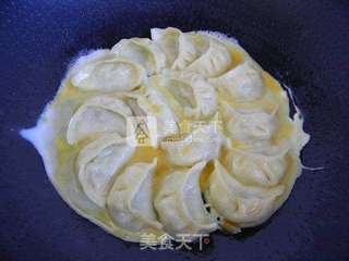 蛋煎饺子的做法步骤:16