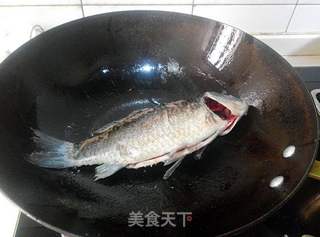 清淡滋补——鲫鱼豆腐汤的做法步骤:2