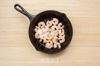 避风塘虾仁的做法步骤:5