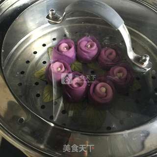 紫薯玫瑰花环馒头的做法步骤:18