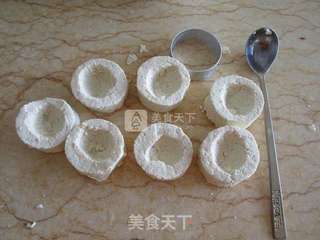 茄汁干贝松仁酿豆腐的做法步骤:2