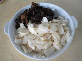泡椒地梨黑木耳的做法步骤:3