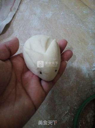 小兔子馒头的做法步骤:6