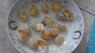 酥软甜蜜——黑芝麻蛋黄酥的做法步骤:4