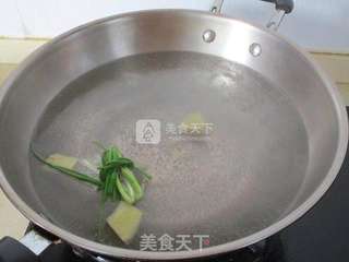 蒜香白斩鸡的做法步骤:3