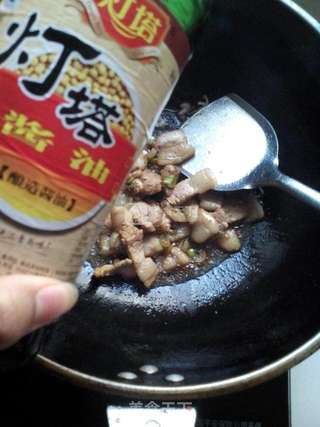 猪肉土豆炖松蘑的做法步骤:7