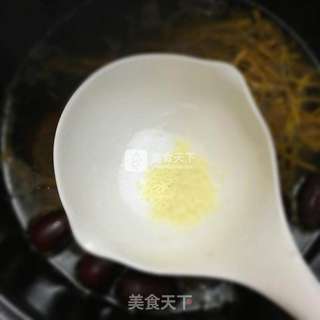 龙骨煲虫草花的做法步骤:7