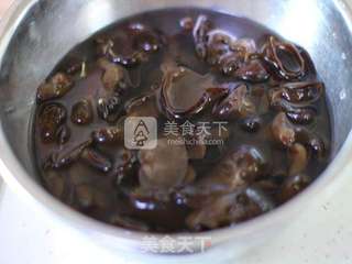 木耳脆生生的秘诀--脆拌秋木耳的做法步骤:5