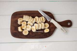 燕麦香蕉奶昔的做法步骤:2