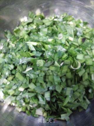 韭菜虾仁水饺的做法步骤:4