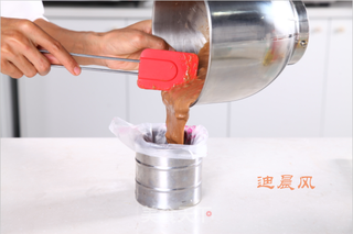 巧克力蛋糕的做法步骤：5