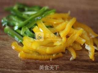木耳脆生生的秘诀--脆拌秋木耳的做法步骤:2
