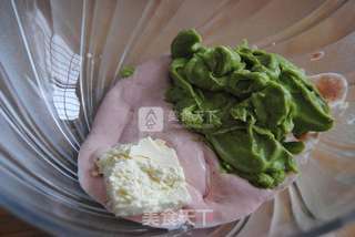 牛油果草莓奶酪卷的做法步骤:17
