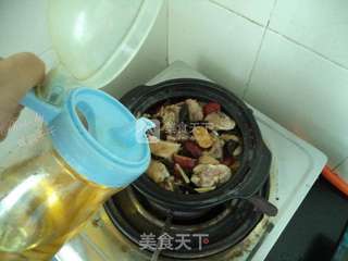 木耳滑鸡煲仔饭的做法步骤:8