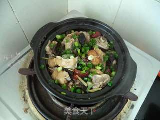 木耳滑鸡煲仔饭的做法步骤:9