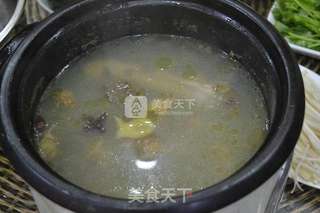 鸡骨汤火锅的做法步骤:2