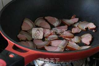 腊味飘香【腊肉炒薯片】的做法步骤:5