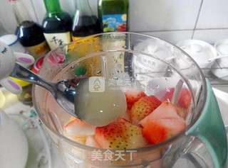 鲜榨物语——苹果草莓汁的做法步骤:2