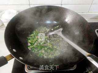 陕西特色面条之——葱油香菇菠菜面的做法步骤:4