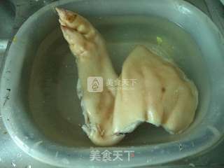 好吃不油腻的东坡猪蹄----新春宴客菜的做法步骤：1