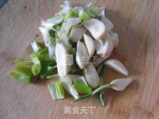 葱蒜土豆丝的做法步骤：2