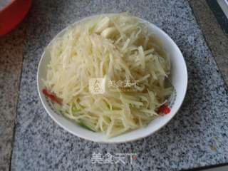 葱蒜土豆丝的做法步骤：8