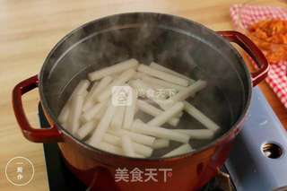 韩式泡菜炒年糕一厨作铸铁锅版的做法步骤:2