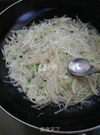 香煎土豆丝饼的做法步骤:8