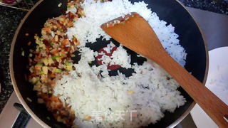 梅子炒饭——中华小当家的做法步骤:5