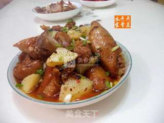 土豆蒸猪蹄---宴客菜的做法步骤:12