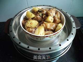 土豆蒸猪蹄---宴客菜的做法步骤：10