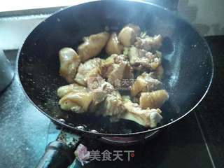 土豆蒸猪蹄---宴客菜的做法步骤：5