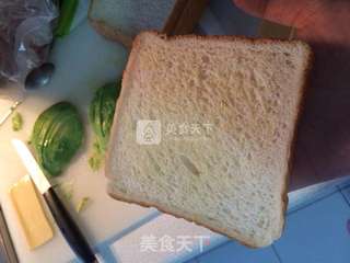 早餐鳄梨三明治的做法步骤:4