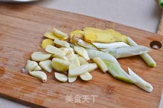红烧黄骨鱼的做法步骤:2