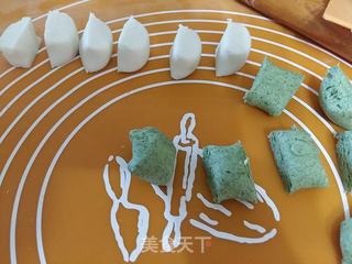 翡翠白菜饺的做法步骤:12